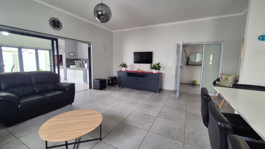 4 Bedroom Property for Sale in Blue Lagoon Western Cape